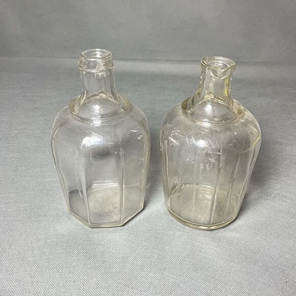 LOT 2 Vintage Glass Jugs Syrup Bottle w/Pour Spout & Handle-Paneled Glass-UV - Picture 7 of 15